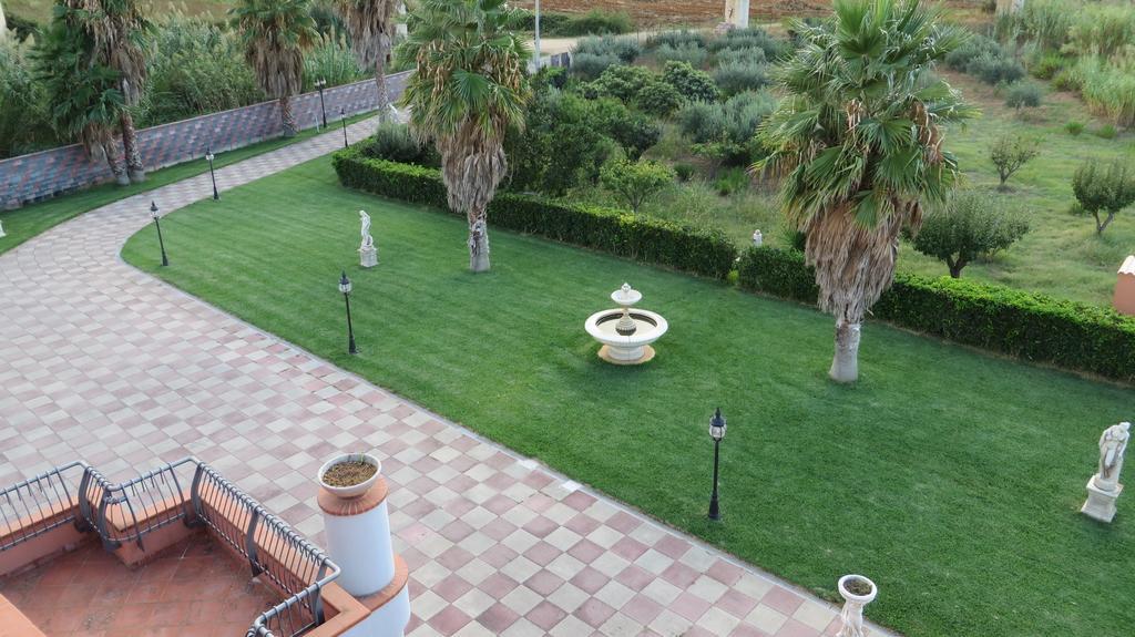 ホテル Il Giardino Monticciolo カステッランマーレ・デル・ゴルフォ エクステリア 写真