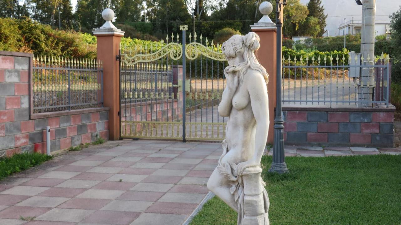ホテル Il Giardino Monticciolo カステッランマーレ・デル・ゴルフォ エクステリア 写真