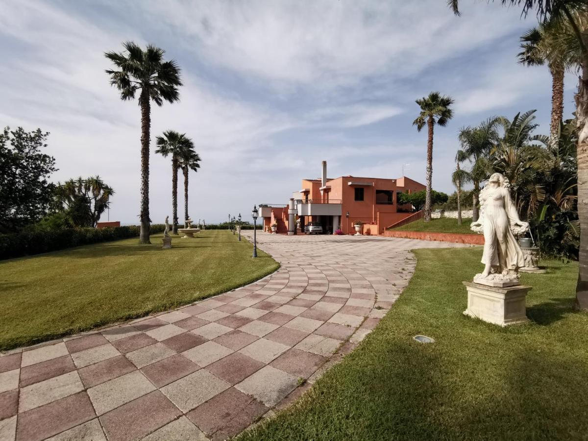 ホテル Il Giardino Monticciolo カステッランマーレ・デル・ゴルフォ エクステリア 写真